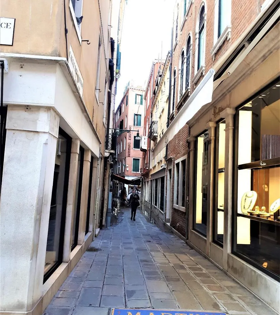 Ve-nice Suite Apartment SM2019 Venise