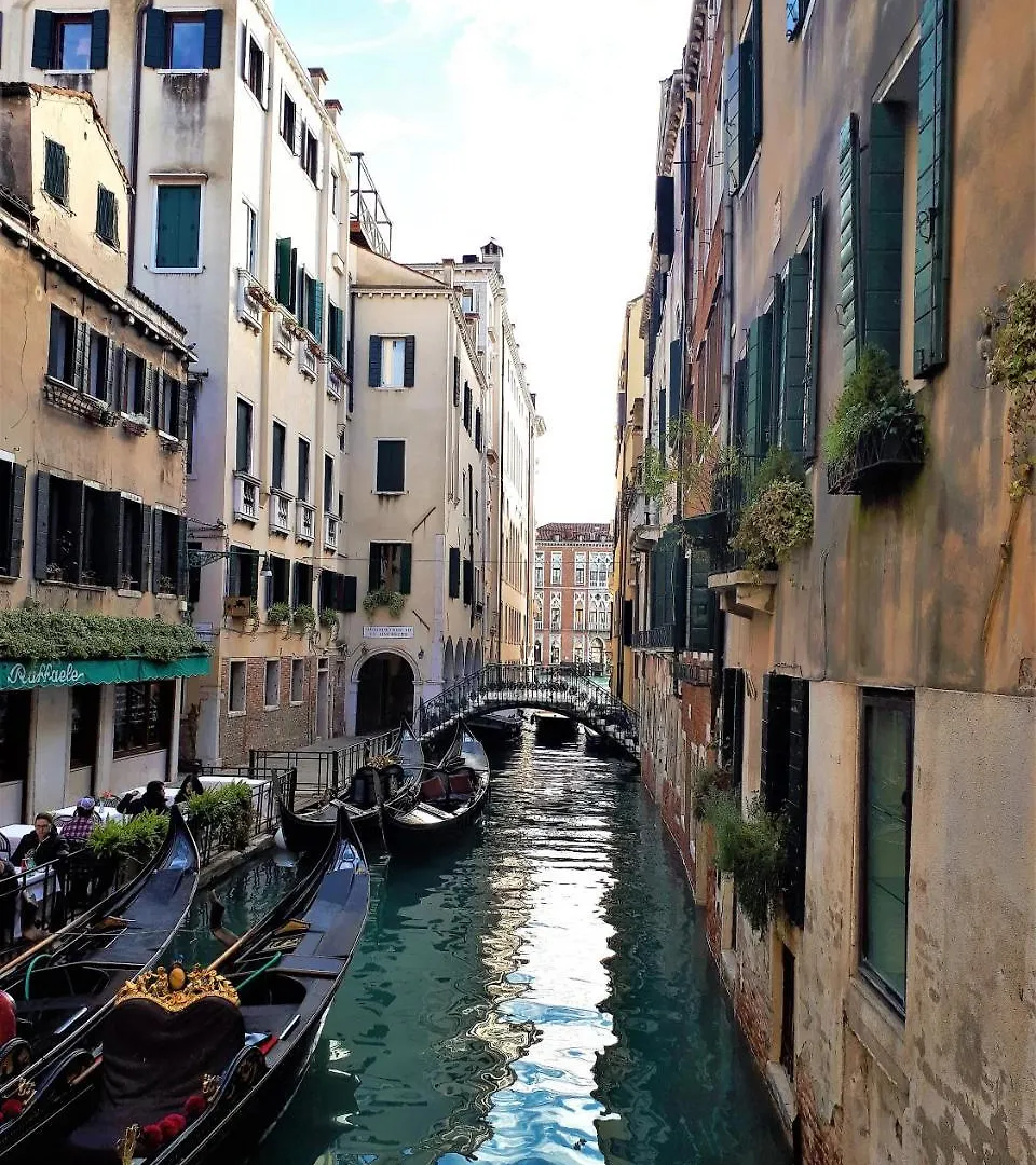 Ve-nice Suite Apartment SM2019 Venise 0*,